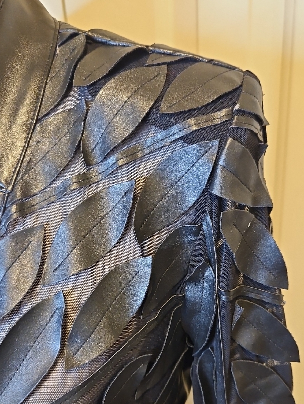 Frank Lyman Black Leaf-Pattern Faux Leather Zip Jacket Women 6 - Picture 3 of 13